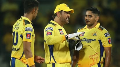 IPL 2023: MS Dhoni furious at Tushar Deshpande no-ball, Confronts him after  match, VIDEO