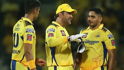 CSK vs LSG IPL 2023: MS Dhoni threatens to leave CSK captaincy after no balls and extra wides by pace bowlers