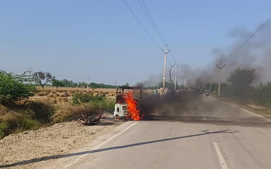 CNG auto caught fire in Auraiya, youth burnt alive, accident due to short circuit