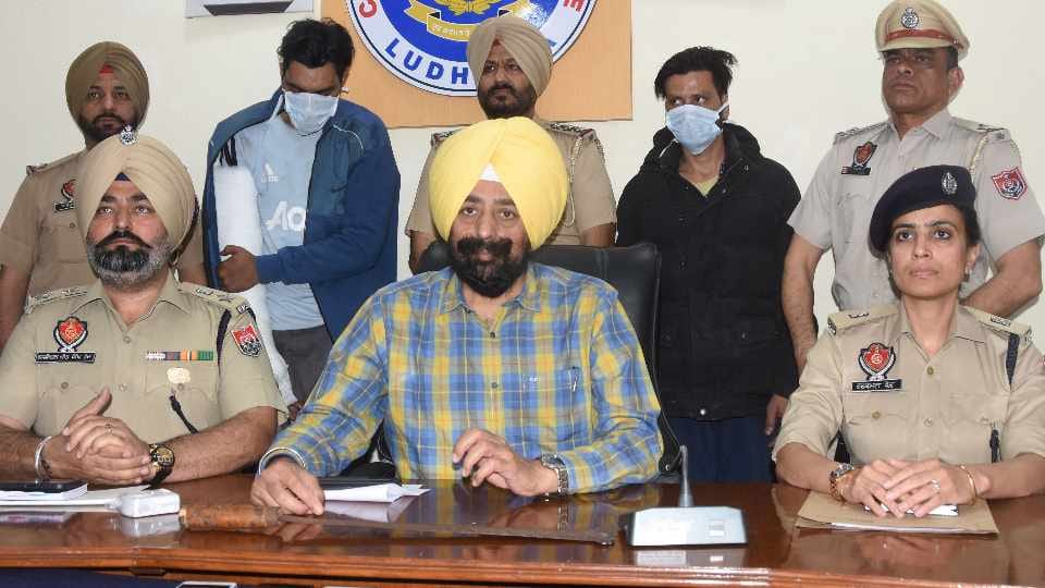 Ludhiana Police arrested two accused who looted a migrant Labour