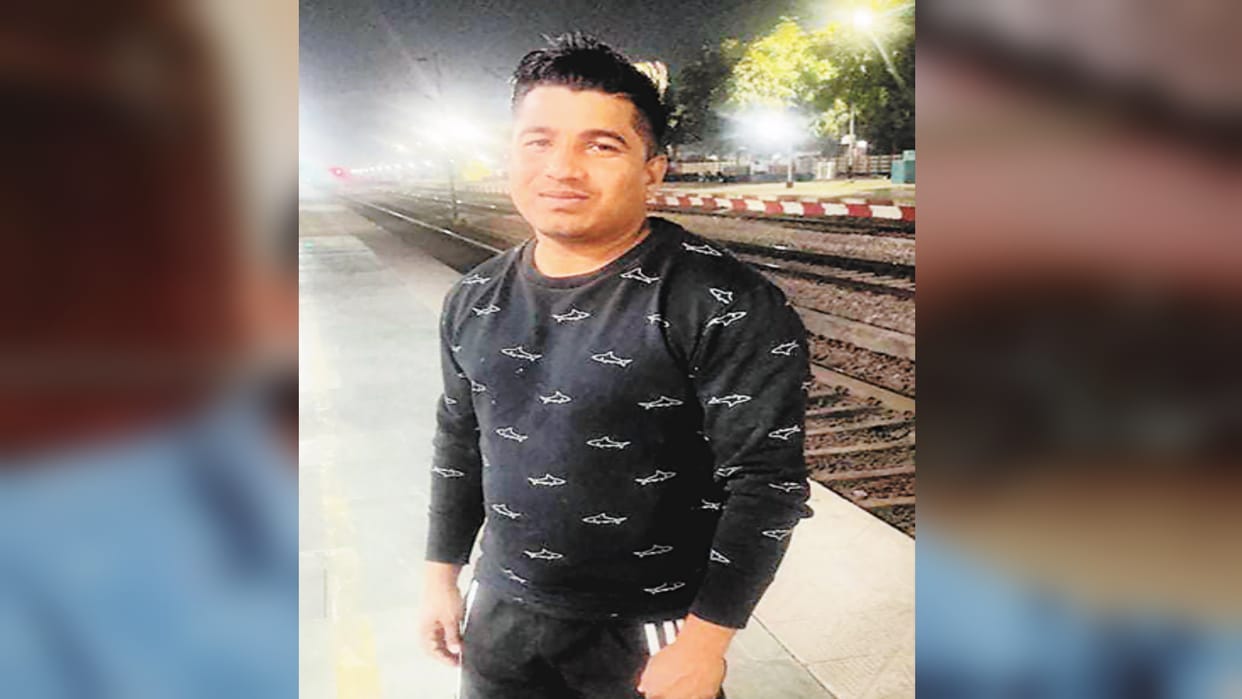 Meerut: Youth committed suicide in a hotel room, explains reason  in suicide note
