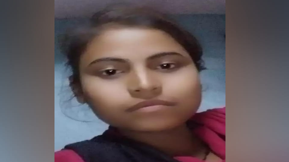 dead body of missing girl for eight days was found lying in mutilated condition in field In Etah