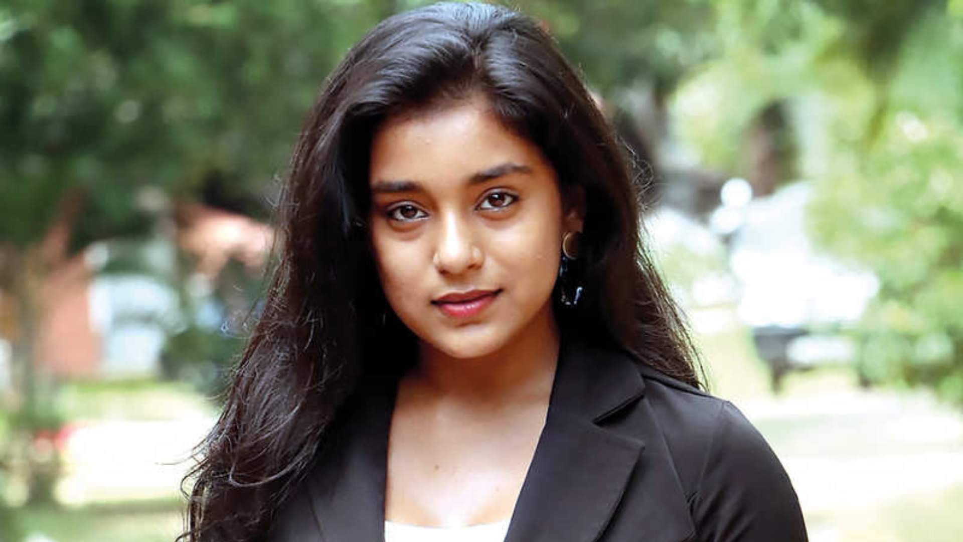 Karwa Chauth 2023 lipstick shade according to skin tone how to choose perfect lipstick