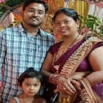 बाल सिंह अपनी पत्नी रेखा, बेटी चीकू के साथ