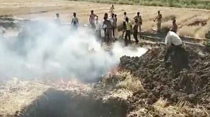 Ujjain News Fire broke out in the field near the Katha Sthal of Pandit Pradeep Mishra