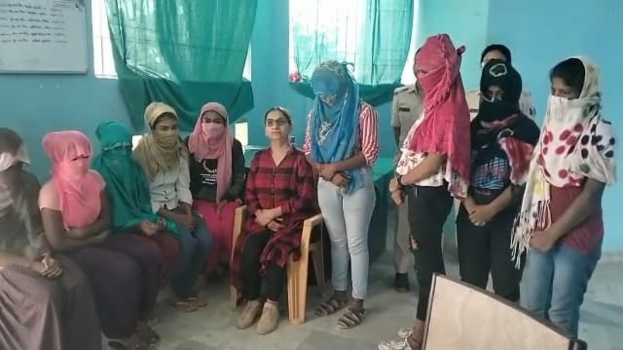 Bihar Crime 10 minor girls involved in immoral act under the guise of orchestra were freed
