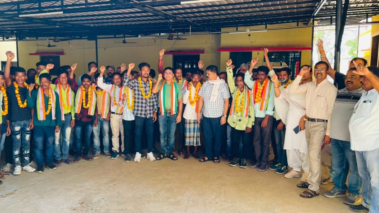 31 workers left BJP and joined chhattisgarh Congress in Bijapur