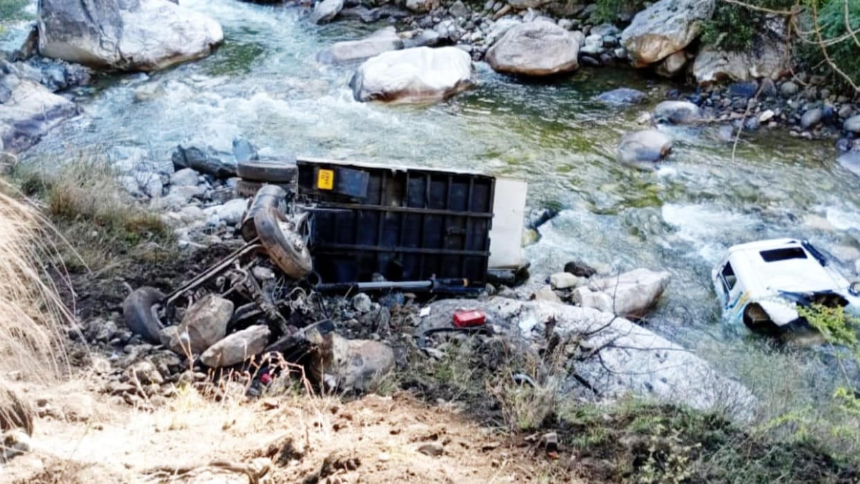 Three Killed Dumper fall into Kurpan Khadd Bagipul himachal Pradesh