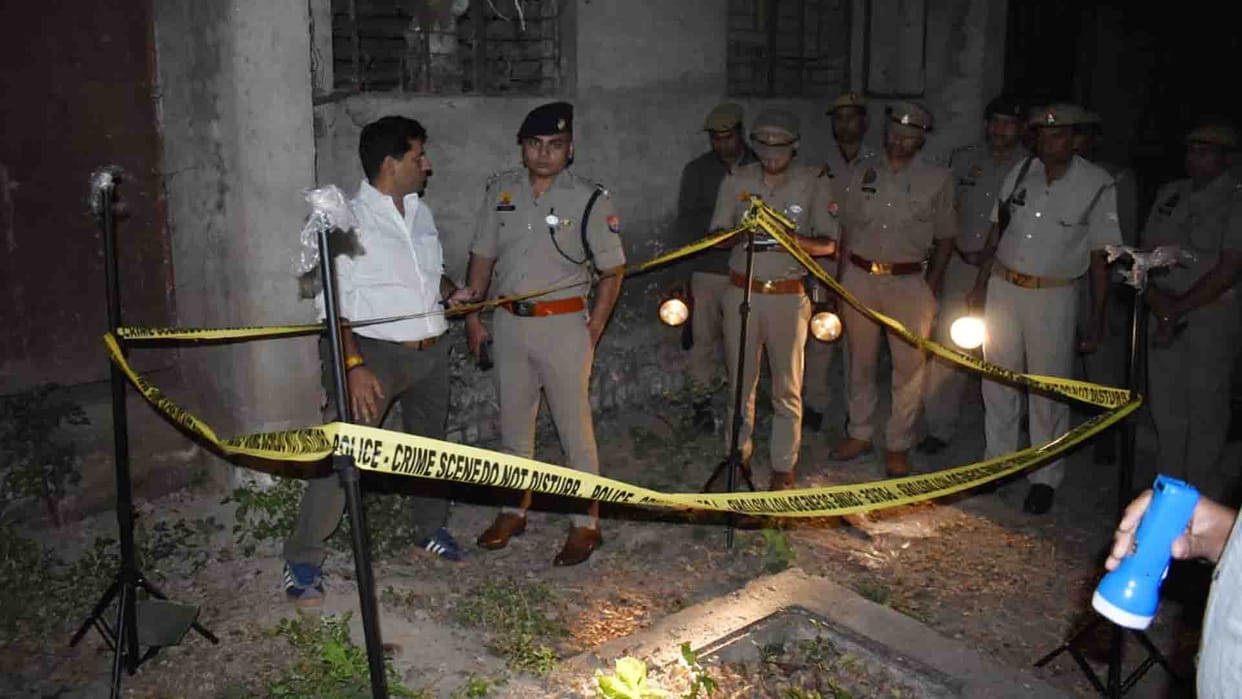 Jalaun: Dead body of five-year-old girl found in bushes