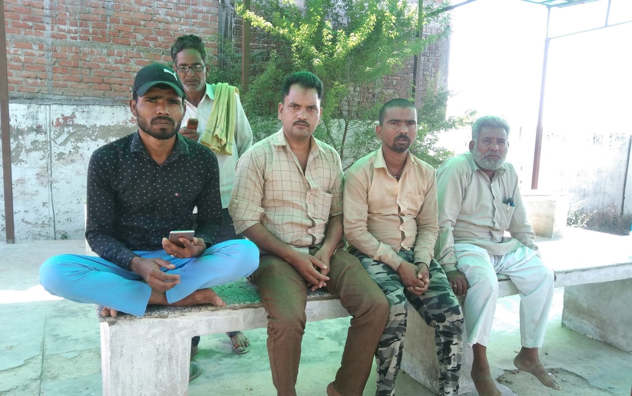 Kanpur Dehat: Worker died after being buried under a tree, while cutting with an axe, the family was crying bi