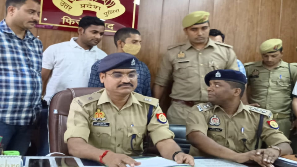 police arrested crook carrying reward of ten thousand during an encounter In Firozabad