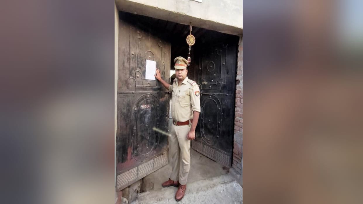 Police pasted attachment notice on house of accused Pankaj in Shamli