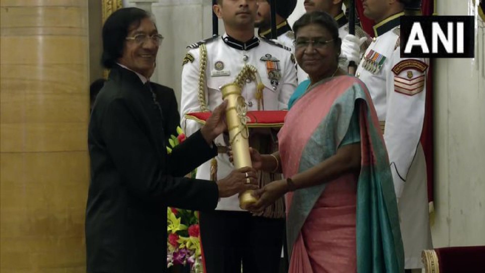 Padma Shri Padma Vibhushan Awards from President Droupadi Murmu See All Photos And Videos Latest News Update