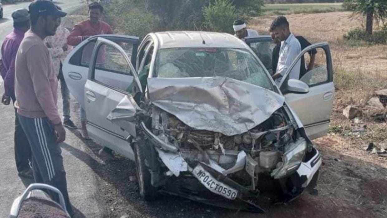 Ujjain Road Accident Road accident at Chintaman bypass toll block two people died eight people injured