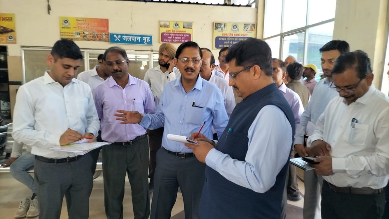 indian  Railway will free its land encroachment at Kashi station for reconstruction work