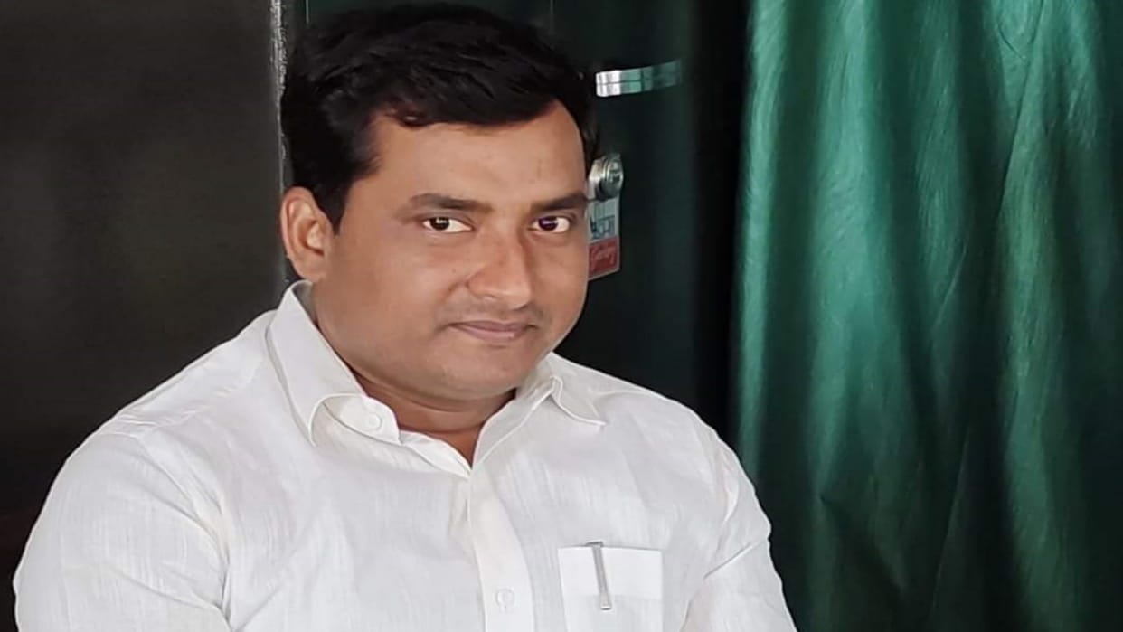 Woman Amin accused Dumra CO Chandrajit Prakash of threatening to remove her from contract job