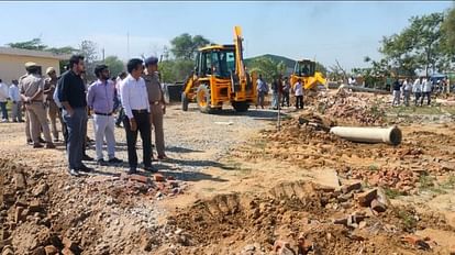 Meerut: BSP leader illegal colony Meda demolished by bulldozer,