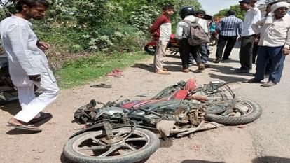 Hathras News: अज्ञात ट्रक ने मारी बाइक में मारी टक्कर, बुजुर्ग की मौत और दो घायल Unknown truck collided with bike old man died and two injured