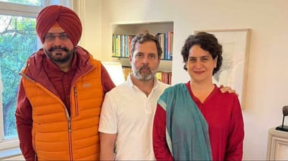 Congress leader Navjot Singh Sidhu meets Rahul Gandhi and Priyanka Gandhi Vadra