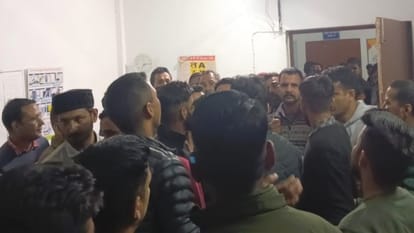 Dehradun Vikasnagar News: water empty during extinguish fire in House
