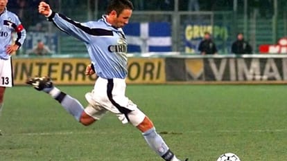 Best Free Kick Takers Players in Football From David Beckham to Roberto Carlos and Ronaldo