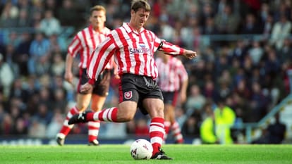 Best Free Kick Takers Players in Football From David Beckham to Roberto Carlos and Ronaldo