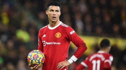 Best Free Kick Takers Players in Football From David Beckham to Roberto Carlos and Ronaldo