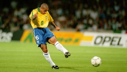 Best Free Kick Takers Players in Football From David Beckham to Roberto Carlos and Ronaldo