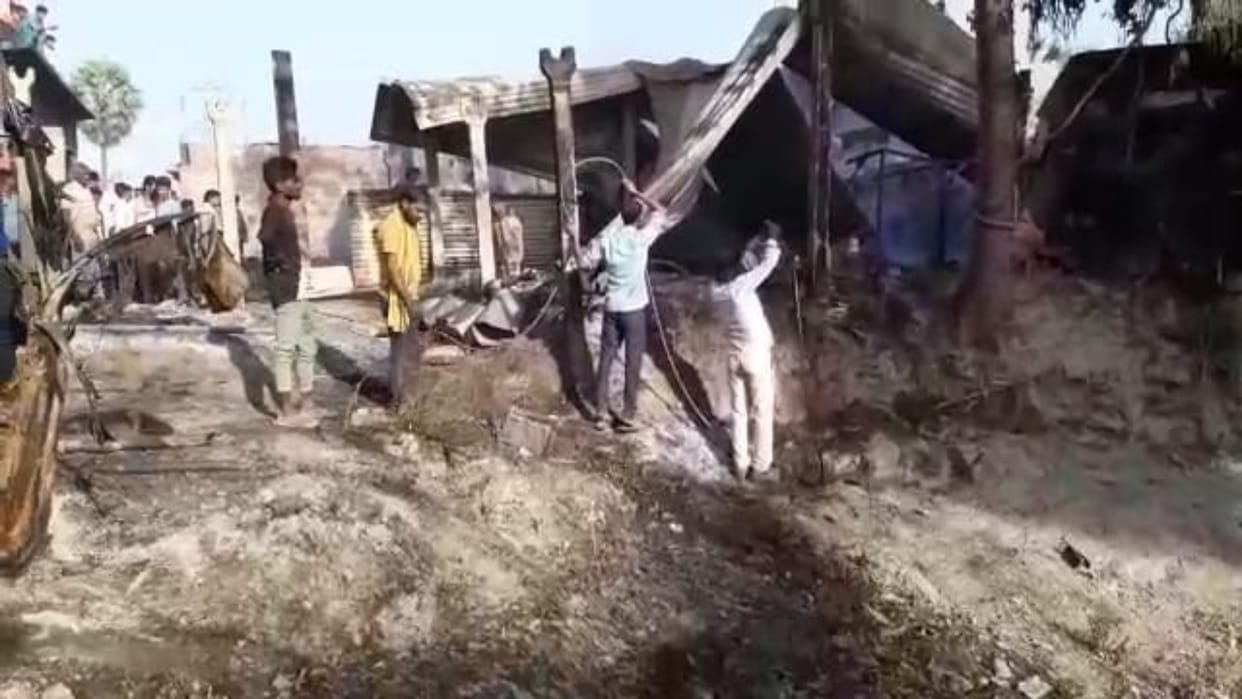 Bihar News 40 houses burnt to ashes due to fire in Chhatneshwar of Warisnagar in Samastipur