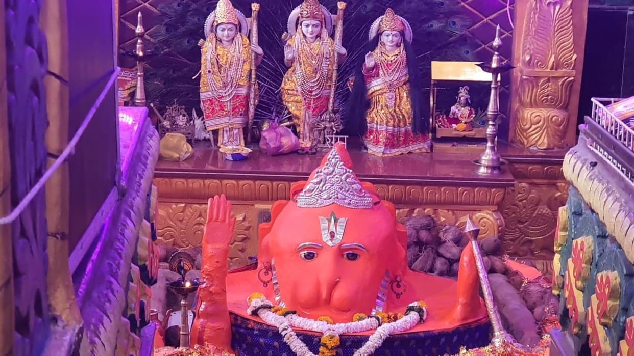 Unique temple of Bajrangbali, where court is held, devotees apply, Hanuman ji hears