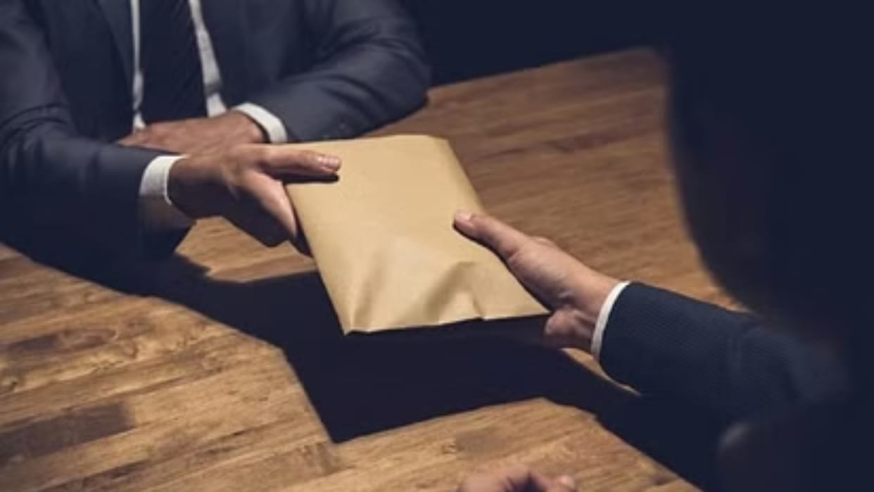 Raisen: Tehsildar's Babu arrested for taking bribe of fifty thousand