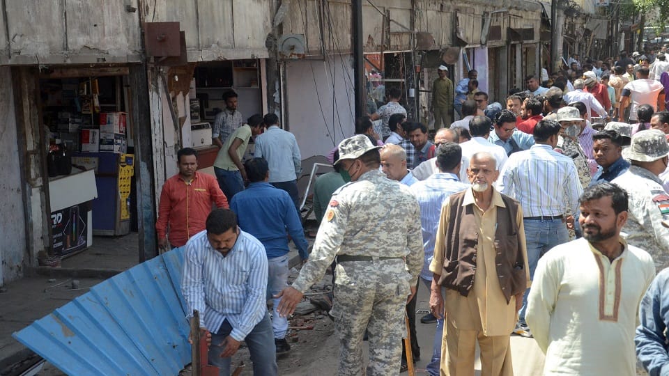 Illegal construction demolished by bulldozer in Bareilly