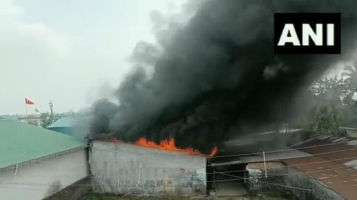 Fire broke out in company of Darjeeling four fire fighter vechile control in hour