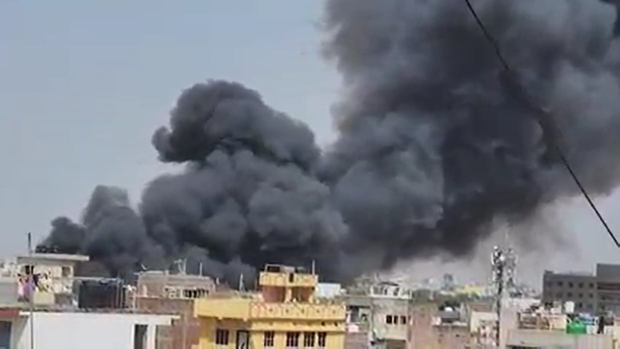 Fire incident in patna niyojan bhawan, Fire broke out in behind of police headquarter and rajvanshi nagar