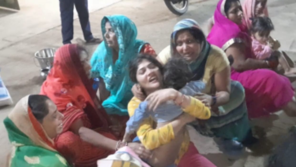 4year old child dies after falling into cow dung tank accident in dairy of Cooperative Society of Birla Cement