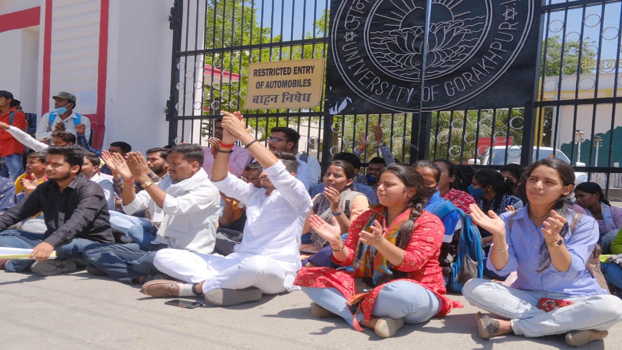 Gorakhpur University Students create ruckus for six hours to pass