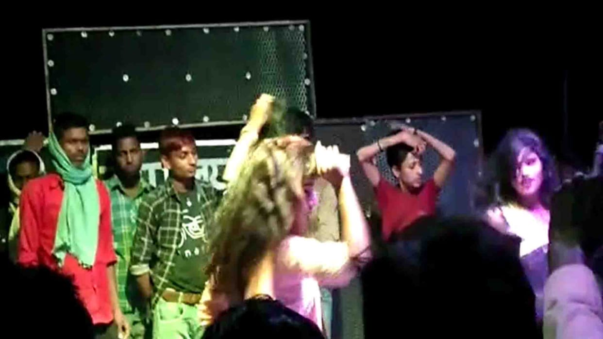 Hardoi: Bar girls dance in religious program, video viral