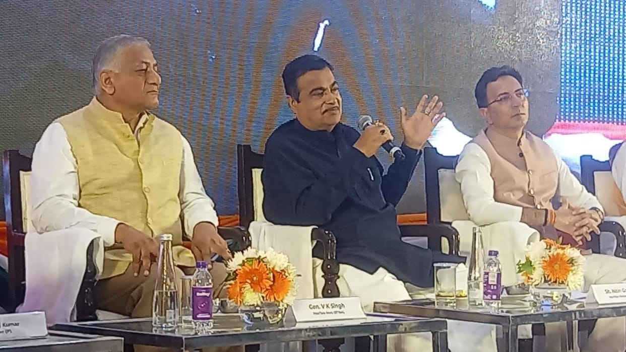 Baghpat:  Roads would be like America, drone taxi will run says Union Minister Nitin Gadkari