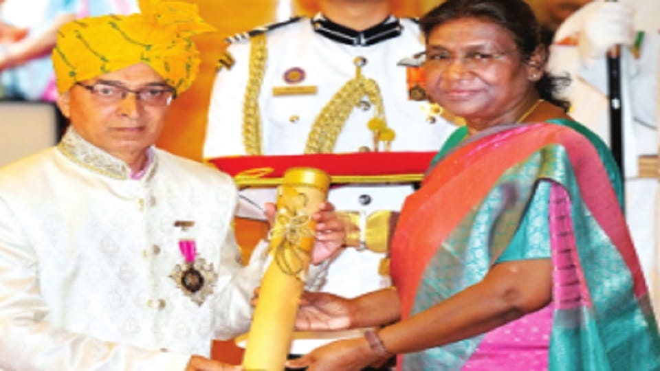 Padma Shri award to Jammu and Kashmir writer Mohan Salathia