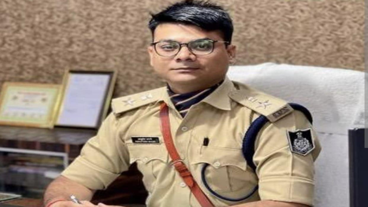 MP News Morena SP who could not curb illegal sale of liquor and criminals removed
