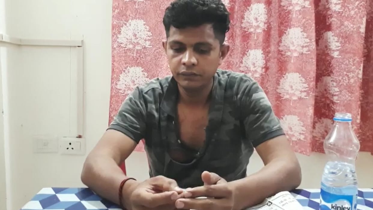 In Morena, a police constable was kidnapped and put in a Scorpio, leaving as soon as the siege took place