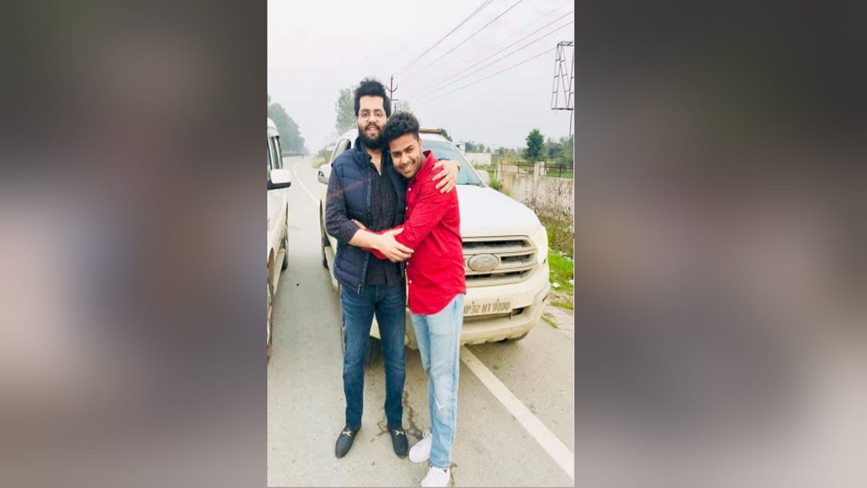 Umesh Pal murder case: Photo viral of the son Assad of Atiq with the son of former Pradhan