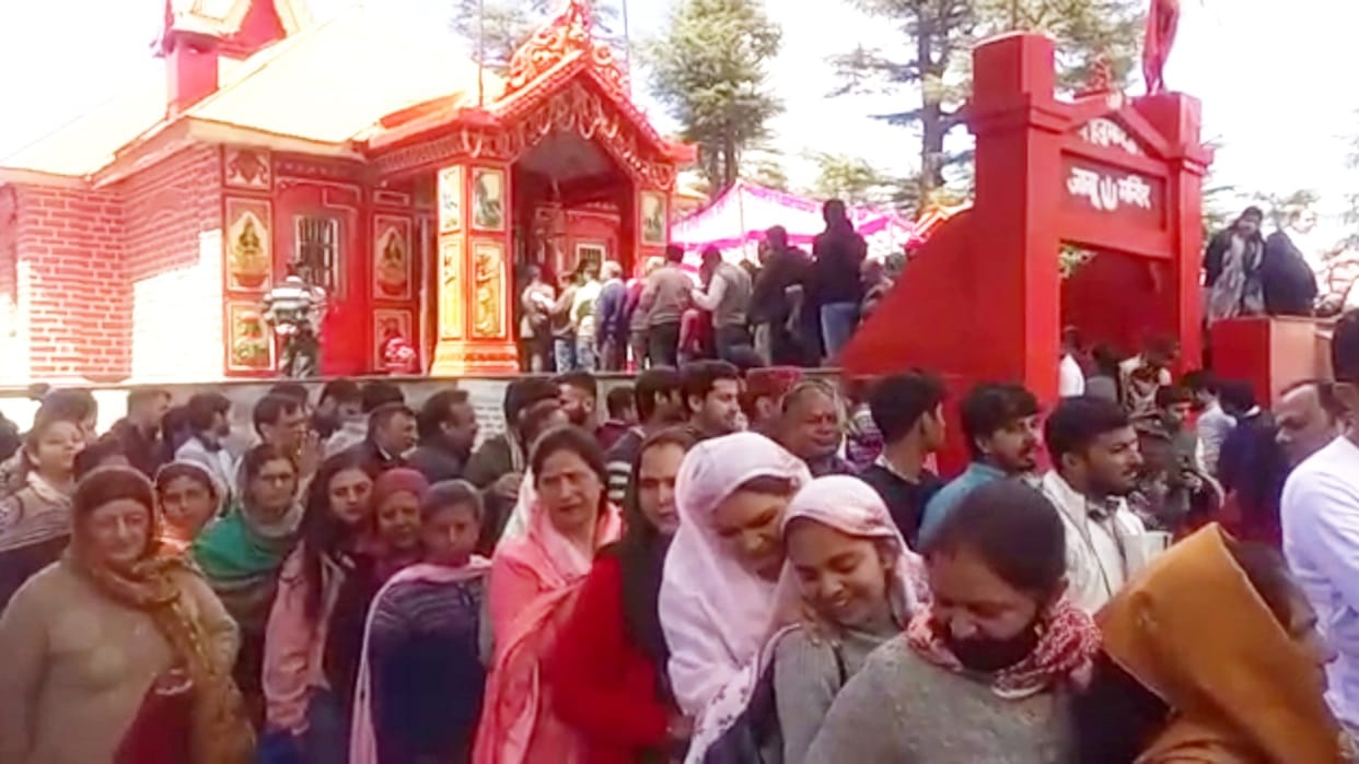 Hanuman Jayanti 2023: Devotees pay obeisance at jakhu hanuman temple Shimla