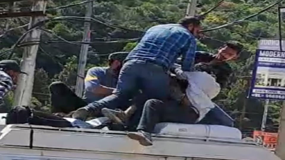 Youth beaten up at bus stand in Rajori, police caught three people