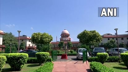 supreme court says One cannot malign judicial officers by using social media