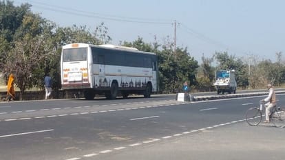 Two new buses found government decided to pass the buses through the bypass