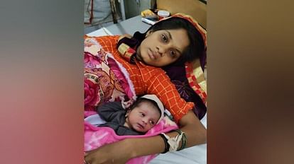 Woman Sangeeta gave birth to a child at Veerangana Laxmibai Jhansi station