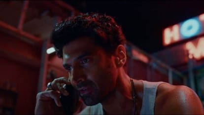 Gumraah 2023 Movie Review by Pankaj Shukla Vardhan Ketkar Aditya Roy Kapoor Mrunal Thakur Thadam remake