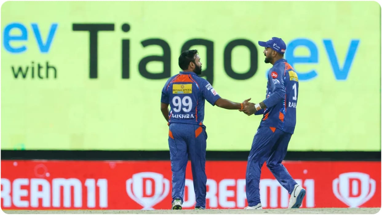 40 Year Old Amit Mishra took stunner to get rid of Rahul Tripathi in SRH vs LSg Match Watch Video