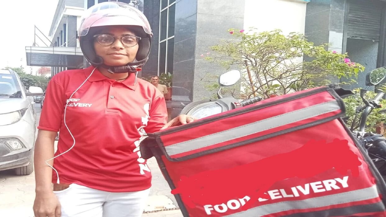 Story Of Agra Food Delivery Girl Sapna How She Delivered Food News In Hindi
